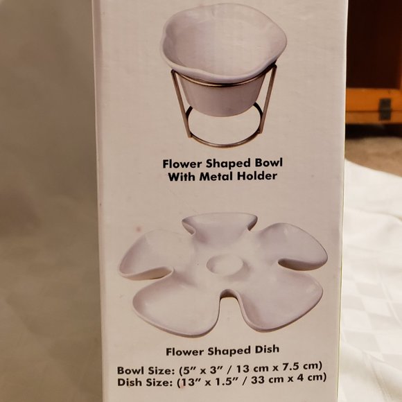 Fondue Set, Fine Life Products, 4 forks, Bowl with Metal Stand, & Plate NWT - Picture 4 of 9